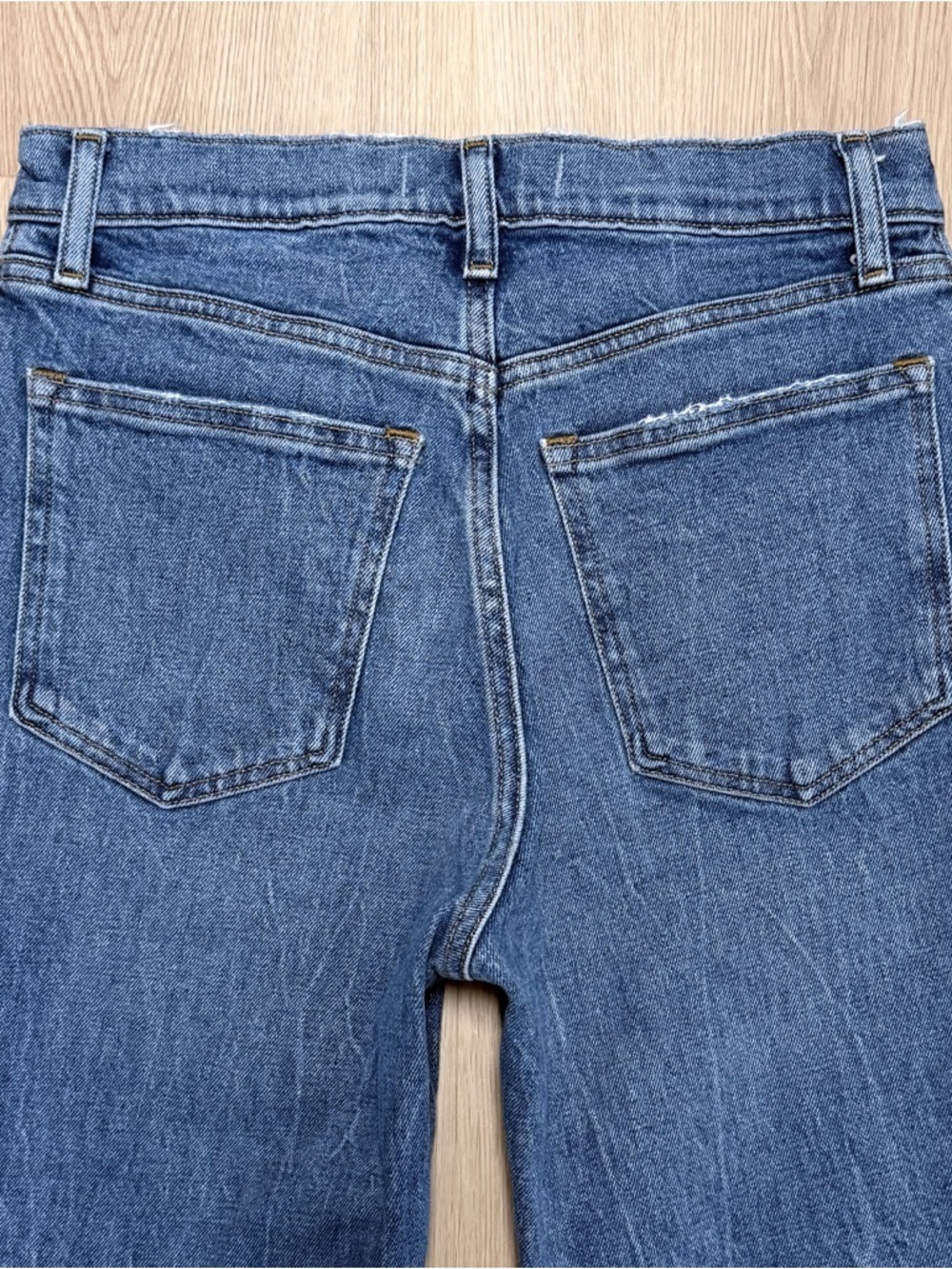 Abercrombie Fitch Medium Wash 70s Vintage Flare Ultra High Rise Jeans 28 6 Short - Picture 5 of 8